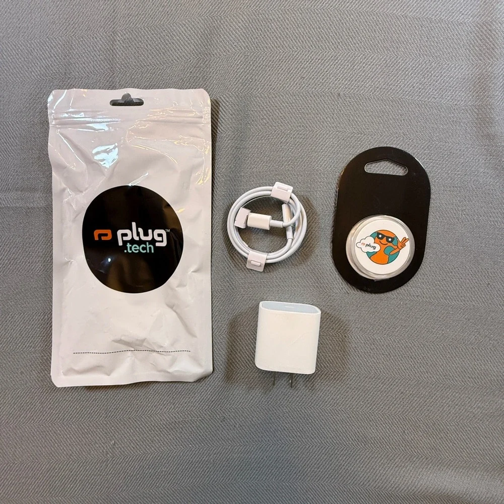 Plug Tech USB-C Power Adapter and Lightning Cable Bundle with Phone Grip White